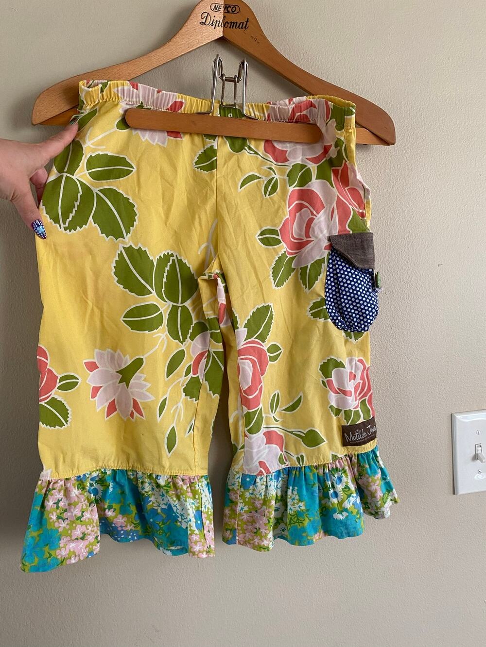 Matilda Jane Cottagecore bloomer frilly capris shorts multi pattern colorful 29”